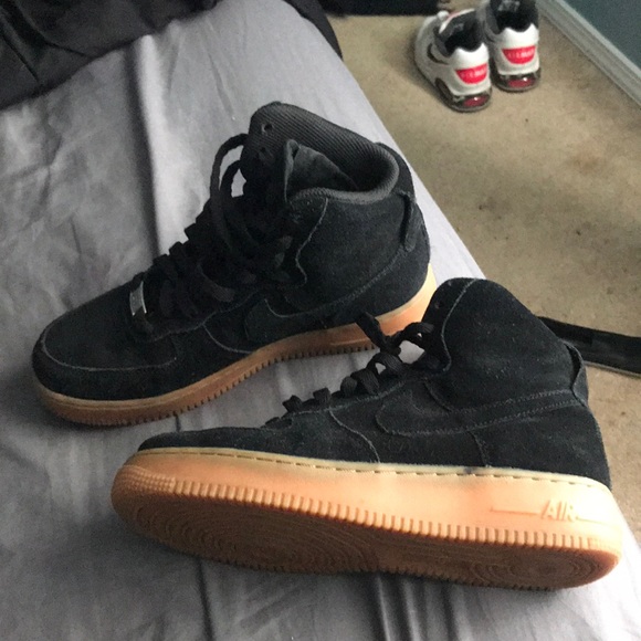 black air force 1 tan bottom